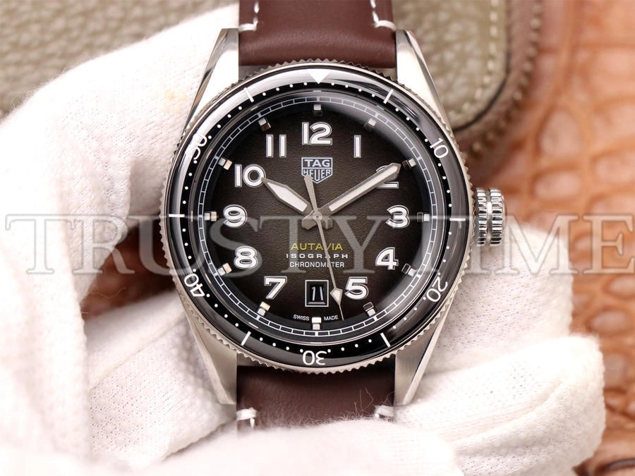 Копия часов Tag Heuer Autavia Isograph Calibre 5 42mm WBE5114.FC8266 Арт.TG-0600
