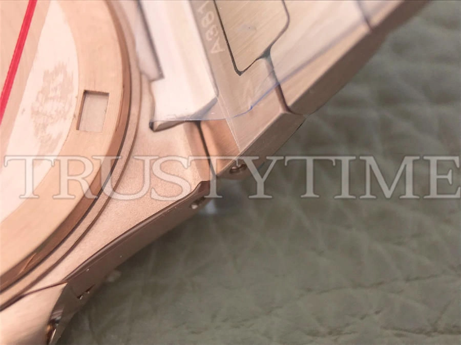 Копия часов Patek Philippe Nautilus Ladies 32mm 7011/1R-001 Арт.PP-0773