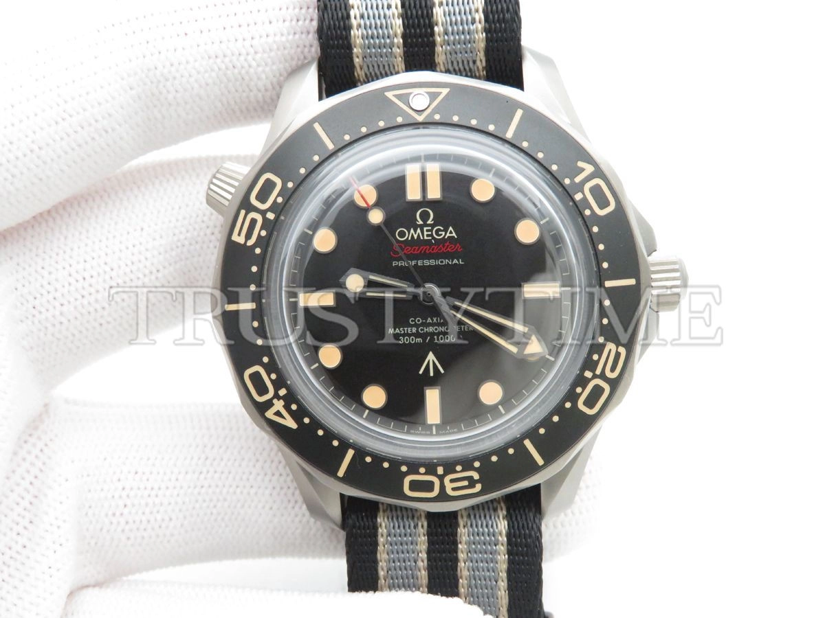 Копия часов Omega Seamaster Diver 300m Co Axial Master Chronometer «007 Edition» 42mm 210.92.42.20.01.001 Арт.OM-0802