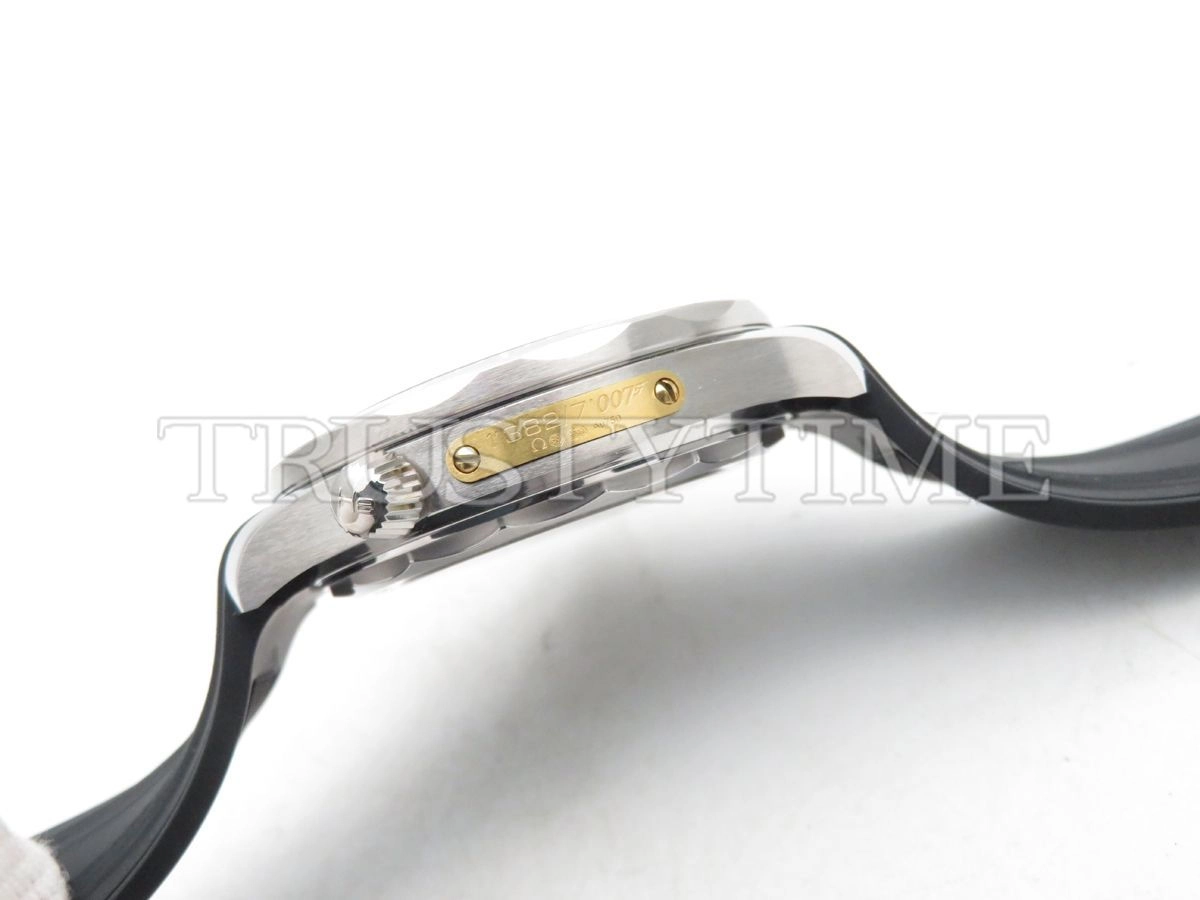 Копия часов Omega Seamaster Diver 300m Co-axial Chronometer James Bond Limited Edition No Date 42mm 210.22.42.20.01.003 Арт.OM-0835