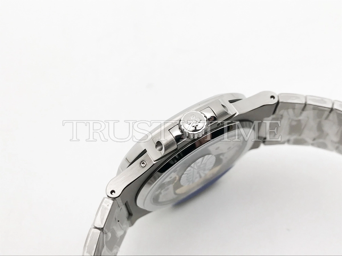 Копия часов Patek Philippe Nautilus Power Reserve Moonphase 40mm 5712/1A-001 Tiffany&Co. Арт.PP-0854