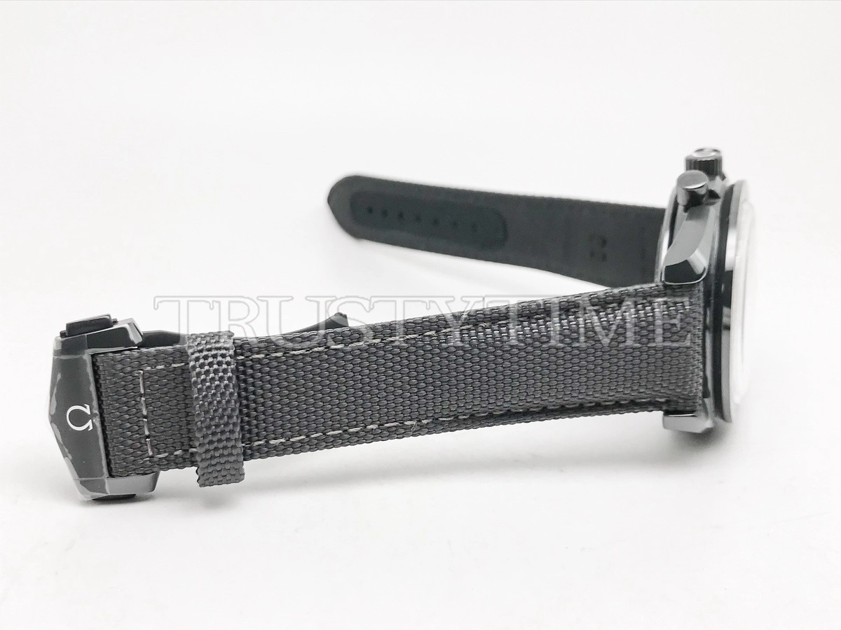 Копия часов Omega Speedmaster Dark Side of the Moon Grey Side of the Moon 44mm 310.92.44.50.06.001