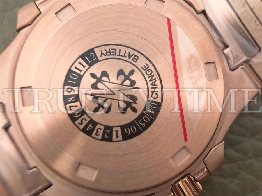 Копия часов Patek Philippe Nautilus Ladies 32mm 7011/1R-001 Арт.PP-0773