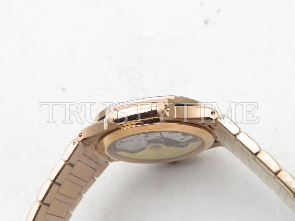 Копия часов Patek Philippe Nautilus Ladies 35mm 7118/1200R-001 Арт.PP-0724