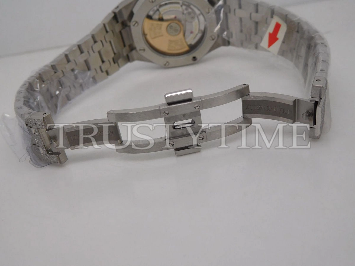 Копия часов Audemars Piguet Royal Oak Frosted 37mm 15454BC.GG.1259BC.01 Арт.AP-0661