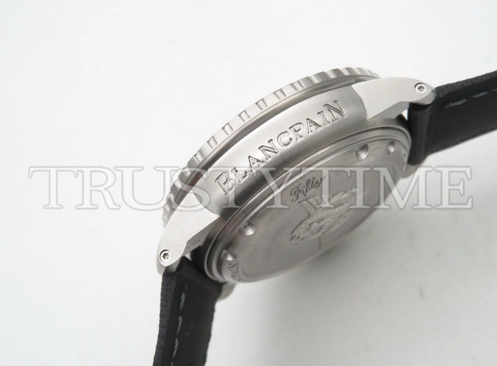 Копия часов Blancpain Fifty Fathoms Nageurs De Combat Automatique 5015E 1130 B52A Арт.BP-0281