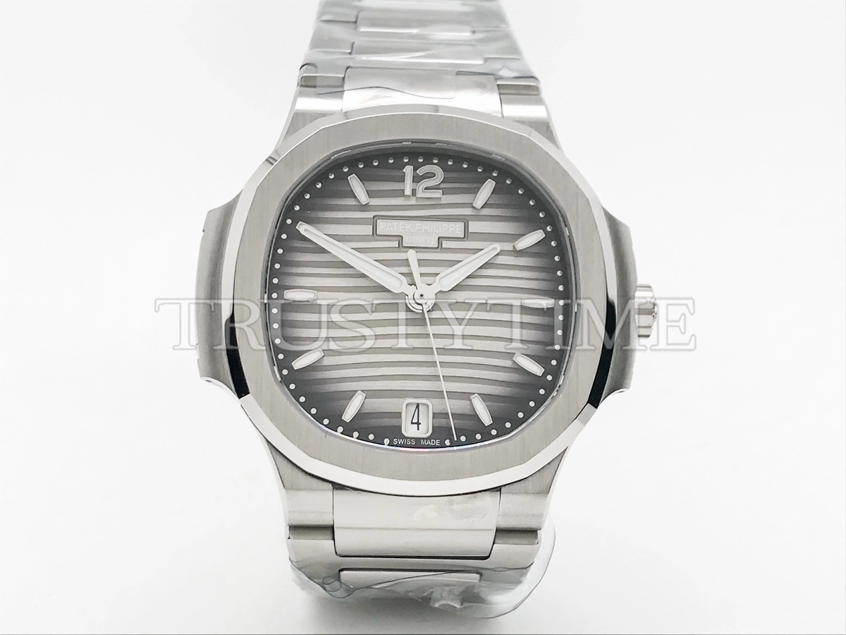Копия часов Patek Philippe Nautilus Ladies 35mm 7118/1A-011 Арт.PP-0725