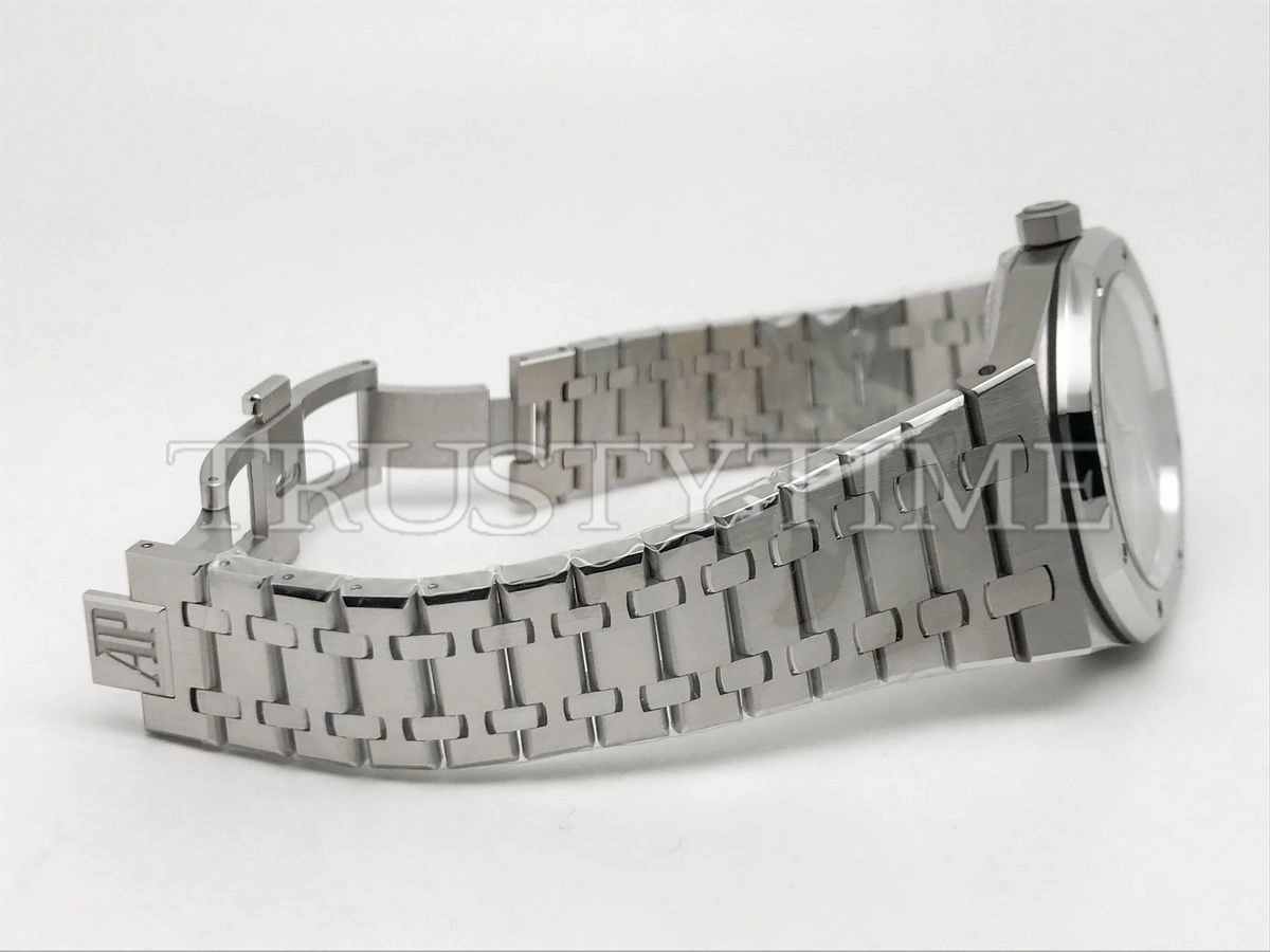 Копия часов Audemars Piguet Royal Oak Silver MAD Paris Edition Customized 1017 ALYX 9SM Арт.AP-1111