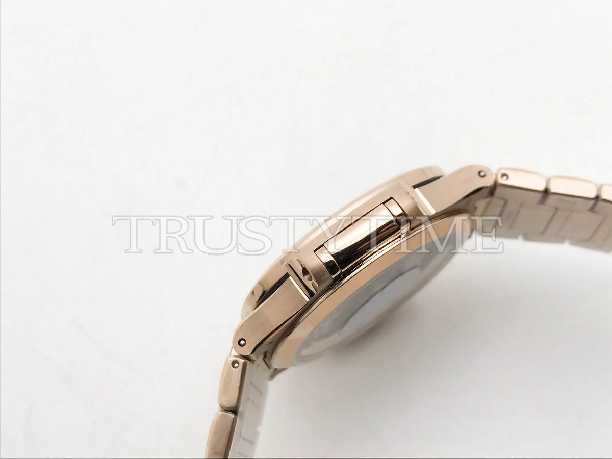 Копия часов Patek Philippe Nautilus Ladies 35mm 7118/1R-001 Арт.PP-0778