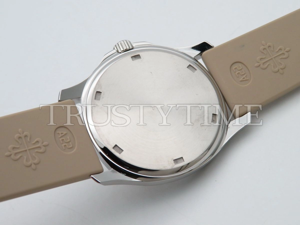 Копия часов Patek Philippe Aquanaut Quartz Ladies 35mm 5067A-020 Арт.PP-0356