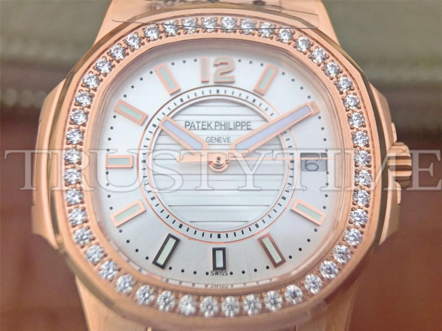 Копия часов Patek Philippe Nautilus Ladies 32mm 7010/1R-001 Арт.PP-0767