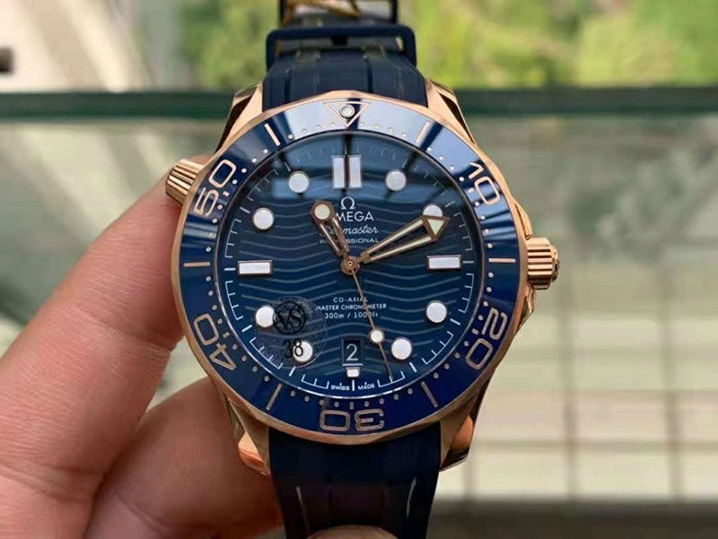 Копия часов Omega Seamaster Diver 300m Rose Gold Blue Копия часов Omega Seamaster Diver 300m Rose Gold Blue