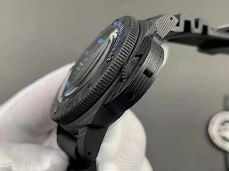 Реплика часов Panerai Submersible Carbotech PAM1616 Реплика часов Panerai Submersible Carbotech PAM1616
