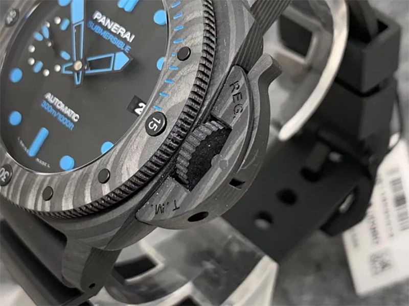Реплика часов Panerai Submersible Carbotech PAM960 Реплика часов Panerai Submersible Carbotech PAM960