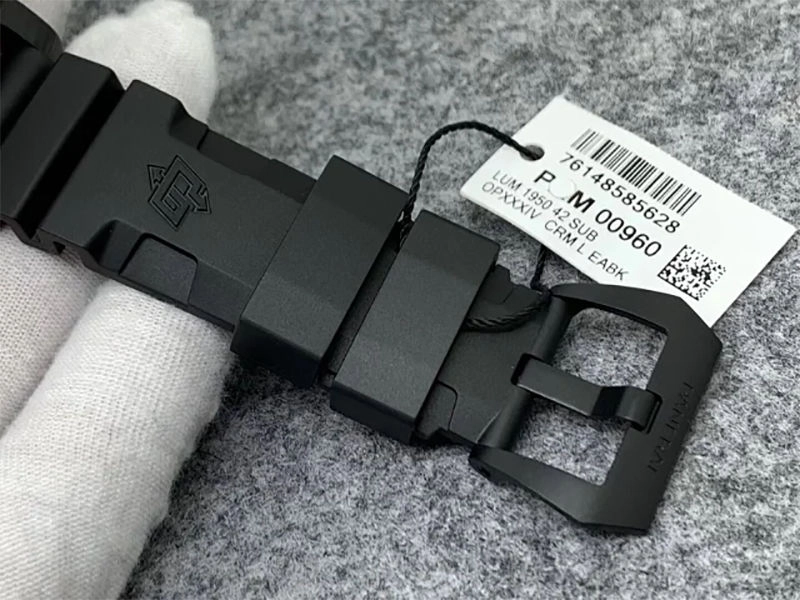 Реплика часов Panerai Submersible Carbotech PAM960 Реплика часов Panerai Submersible Carbotech PAM960