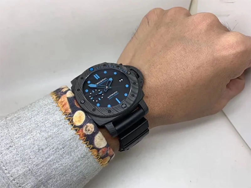 Реплика часов Panerai Submersible Carbotech PAM960 Реплика часов Panerai Submersible Carbotech PAM960