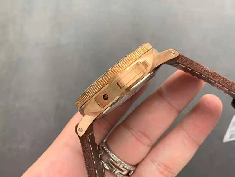 Реплика часов Panerai Submersible Bronzo PAM968 Реплика часов Panerai Submersible Bronzo PAM968