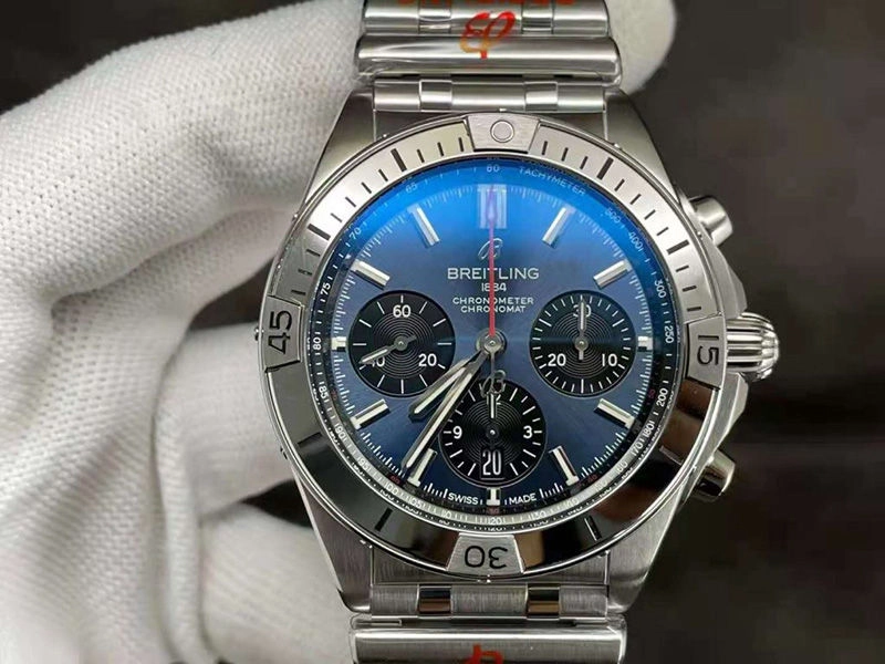 Реплика Breitling Chronomat B01