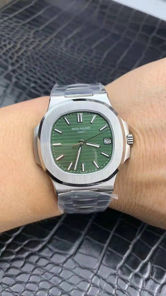 Реплика Patek Philippe Nautilus 5711 Green