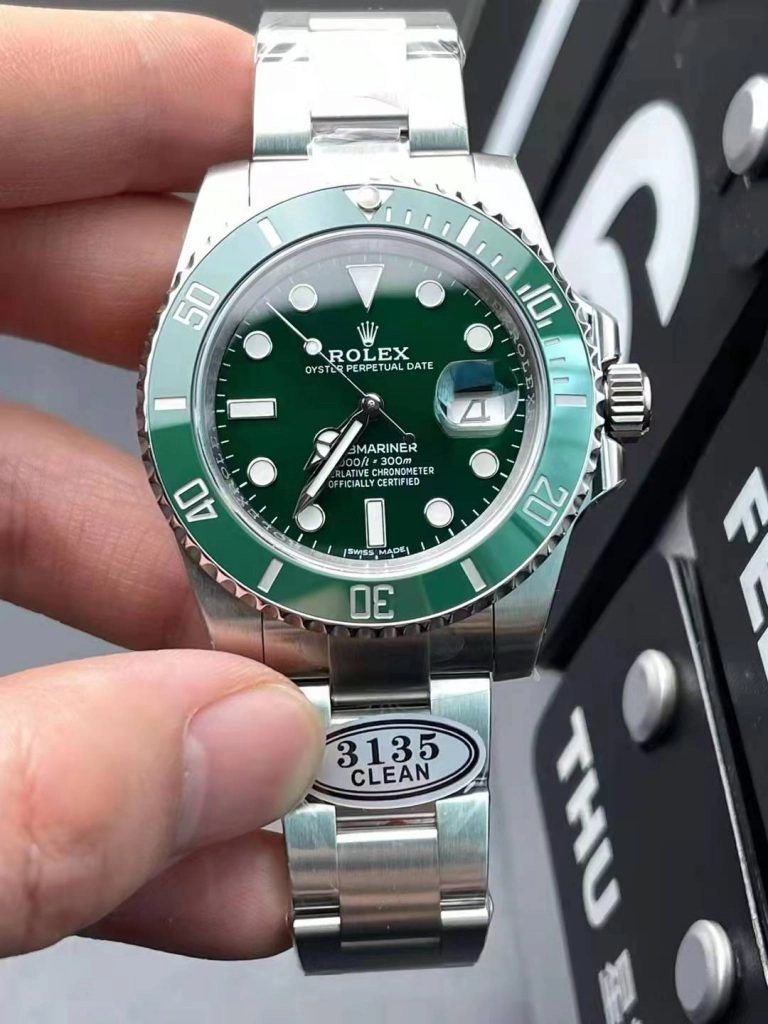 Реплика Rolex Submariner Hulk 116610LV Реплика Rolex Submariner Hulk 116610LV