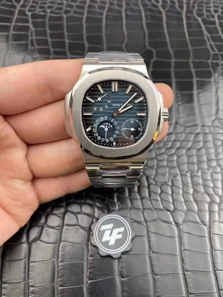 Реплика Patek Philippe Nautilus Moon Phase 5712 Реплика Patek Philippe Nautilus Moon Phase 5712