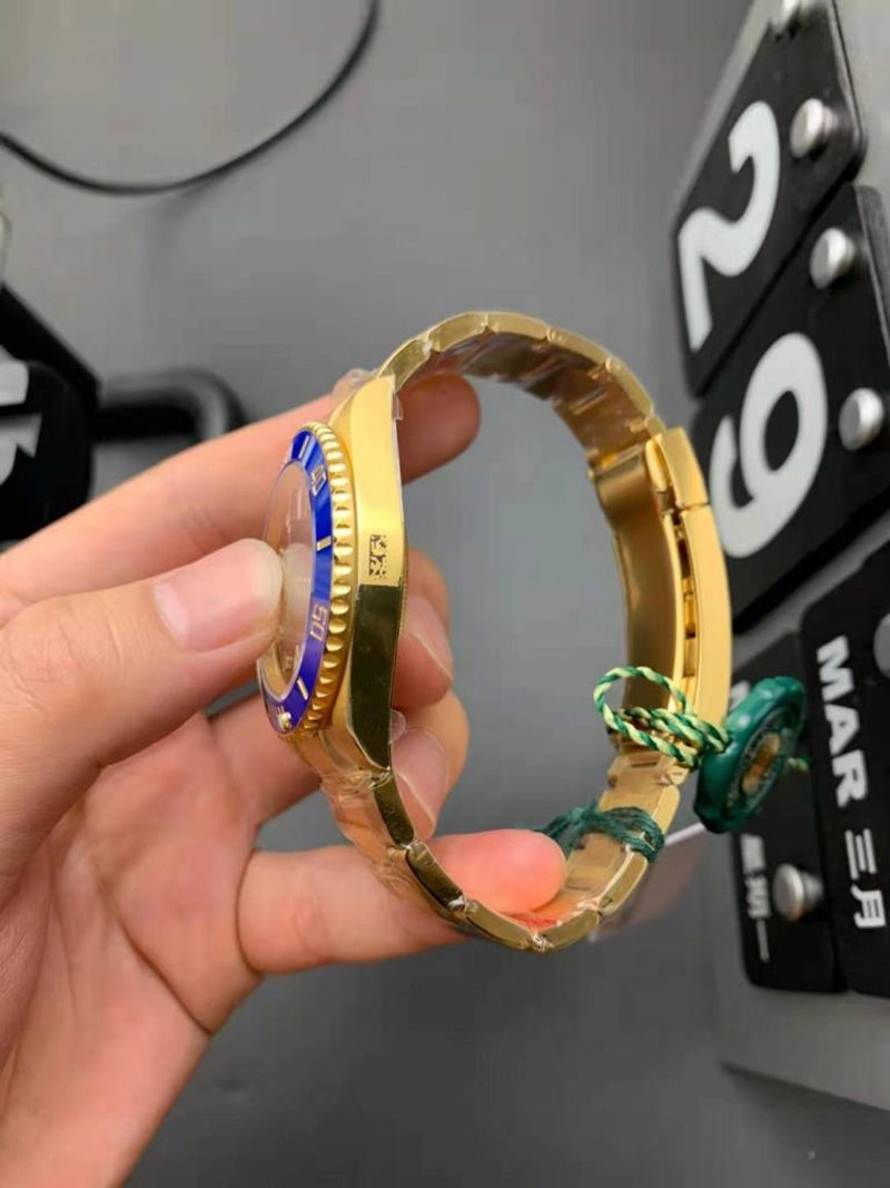 Копия часов Rolex Submariner 116618LB с синим циферблатом Копия часов Rolex Submariner 116618LB с синим циферблатом