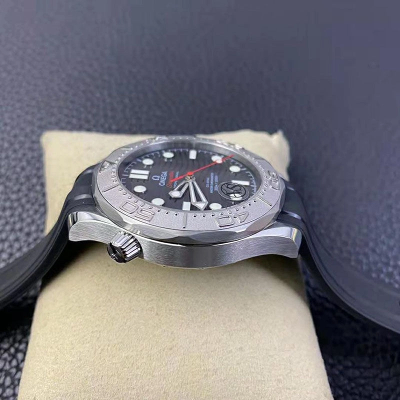 Реплика Omega Seamaster Diver 300m Nekton с супер клоном 8806