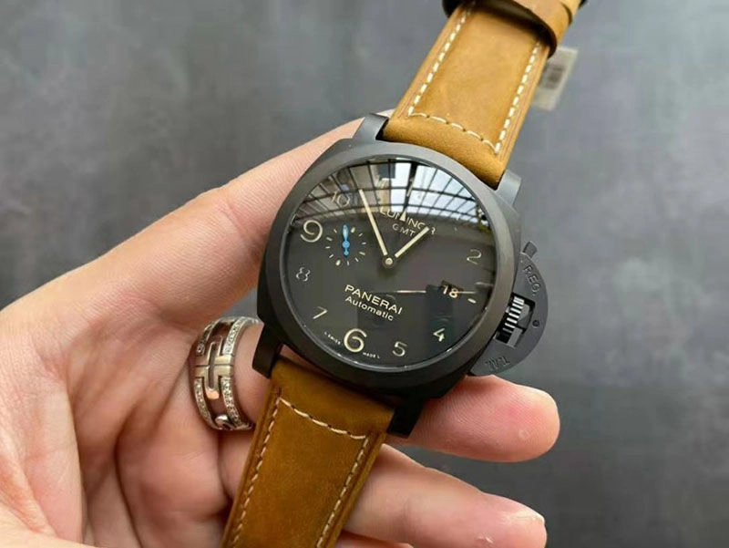 Реплика Panerai Luminor GMT PAM1441 керамика с супер клоном P. 9010