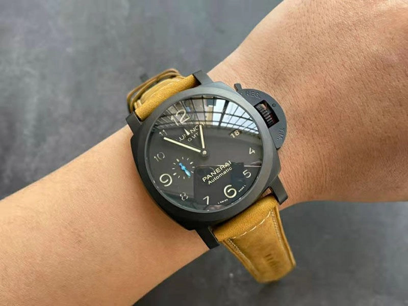 Реплика Panerai Luminor GMT PAM1441 керамика с супер клоном P. 9010