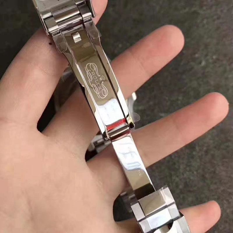 Реплика часов Rolex GMT-Master II 116710 Batman V11 от Noob Реплика часов Rolex GMT-Master II 116710 Batman V11 от Noob